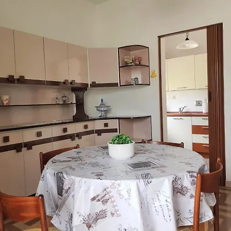 Vela Azzurra דירה *